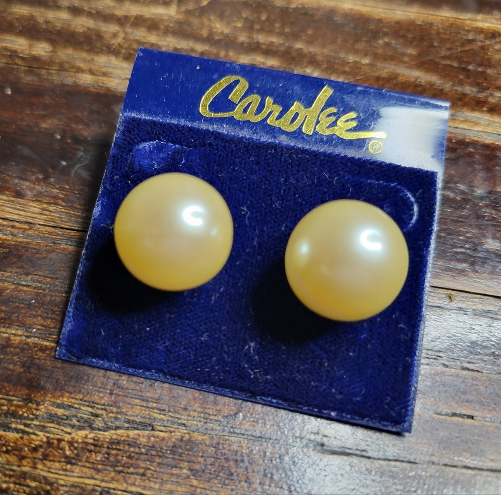 NWT vintage carolee pearl earrings